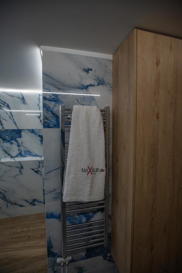 Max Blue Apartment, A Stay Like No Other Pireu Exterior foto